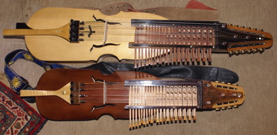 nyckelharpa en babyharpa