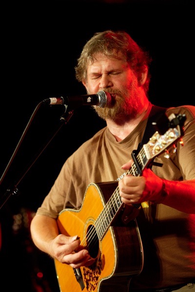 Bart van Asten bij het optreden op Folkwoods in 2010, foto Ronald Rietman
