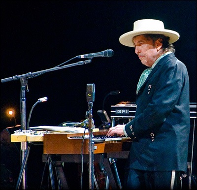 bob dylan achter zijn keyboard