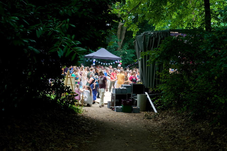 Dansen in Openluchttheater Hoessenbosch
