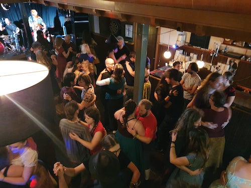 Folkbal met bekende datum in Nijmegen, foto aangeleverd door Folkbal Nijmegen Folkbal met bekende datum in Nijmegen, foto aangeleverd door Folkbal Nijmegen