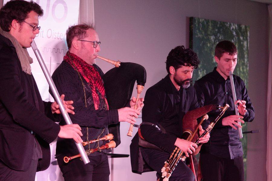 Griff Trio met Petri Prauda (tweede van links)