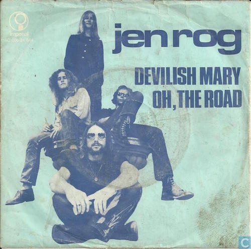 De hoes van eerste single Devilish Mary