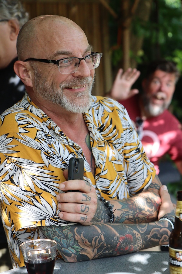 Marc Burger II en een zeer geslaagde photobomb van Bert Salij, foto Honza Bartošek