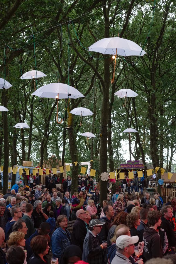 Sfeervol ingericht festivalterrein