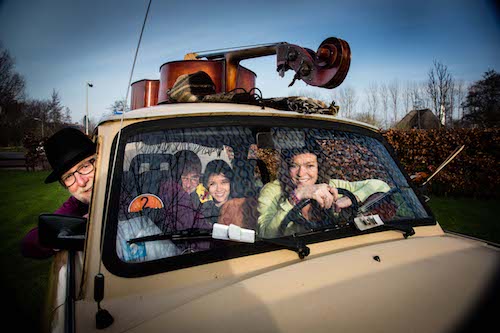 Trio Trabant in een trabant